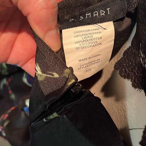 Gorgeous floral satin and lace homecoming dress - Picture 4 of 4